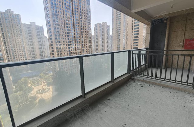 天圣大越府(北区)4室2厅140㎡180万二手房图片