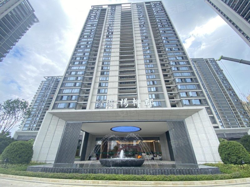 柳北区锦绣白沙路85万绿城杨柳郡3房