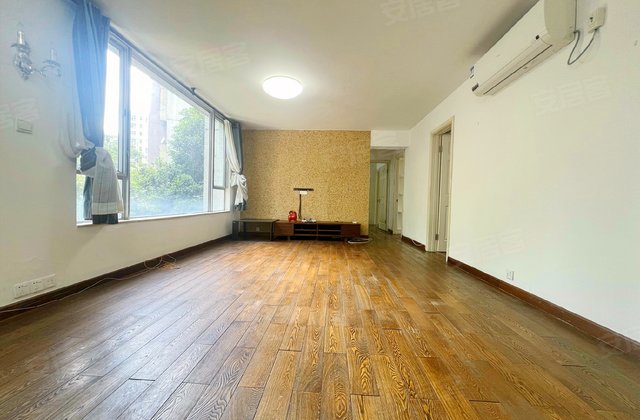 怡苑小区3室2厅130.16㎡738万二手房图片