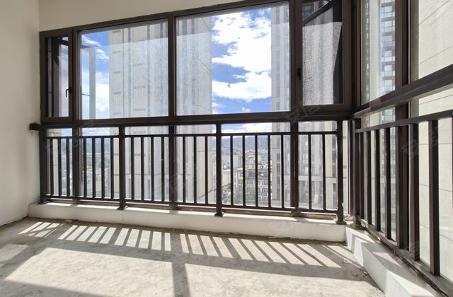 龙悦华府4室2厅169㎡180万二手房图片