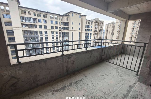 博联壹号院4室2厅128.7㎡55万二手房图片