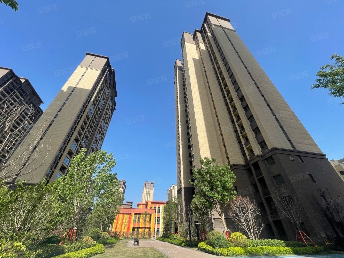 洛阳房产网>洛阳二手房>宜阳二手房>城区二手房>中骏雍景湾>