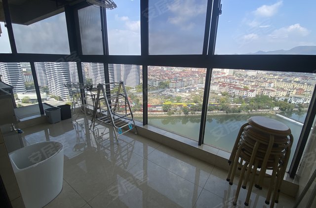 南江壹号3室2厅160.6㎡204万二手房图片