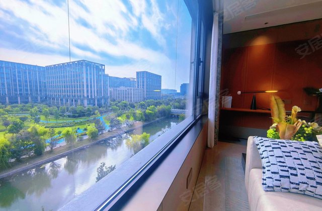 融信绿地国际3室2厅227.46㎡698万二手房图片