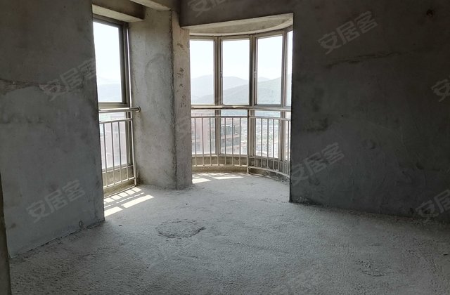 奥体国际3室2厅133.3㎡88万二手房图片