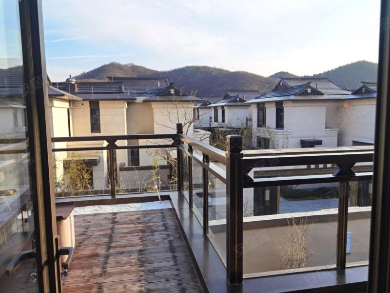 仙林东宝华山内中式独栋别墅带院子背靠宝华山带大院子,金科观天下