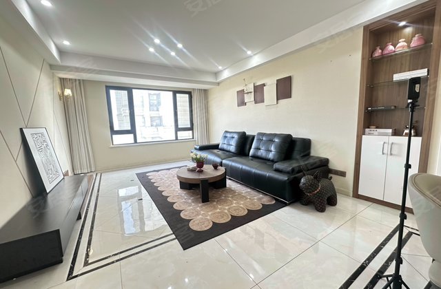 世茂九溪墅4室2厅124.78㎡169万二手房图片