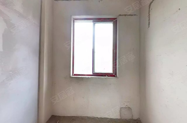 万鑫国际花园4室2厅121㎡29.8万二手房图片