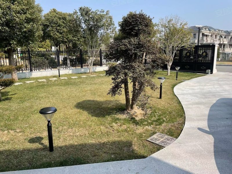 碧桂园凤凰岛6室5厅8卫