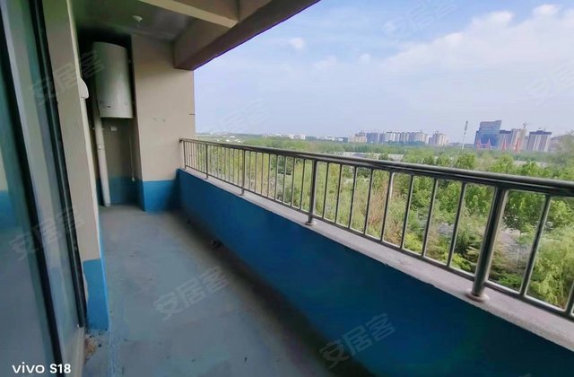 泊仕金岸3室2厅128㎡73万二手房图片