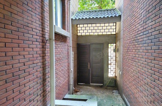 三利宅院3期4室3厅260㎡600万二手房图片