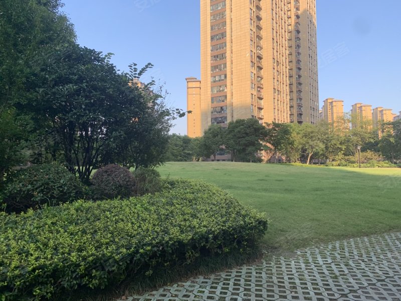 绿都万和城(七区)