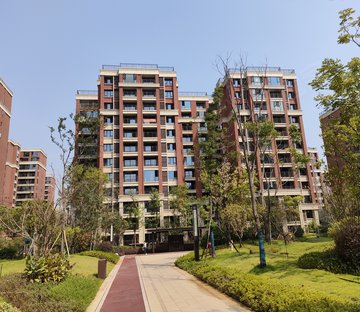 鑫远翡丽郡 近地铁 出行方便 次新房 购物方便 商品房