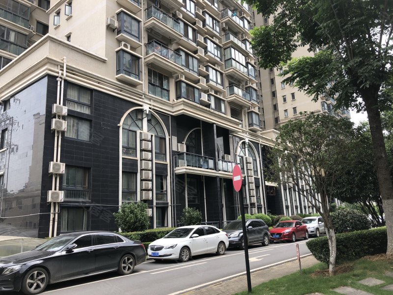 东湖广场华公馆