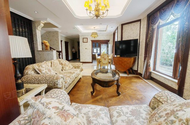 荣美御园(别墅)4室2厅257.23㎡2050万二手房图片