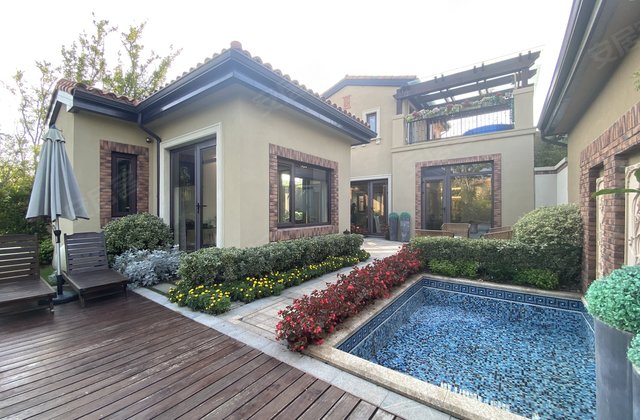 金水庭院5室3厅210㎡110万二手房图片