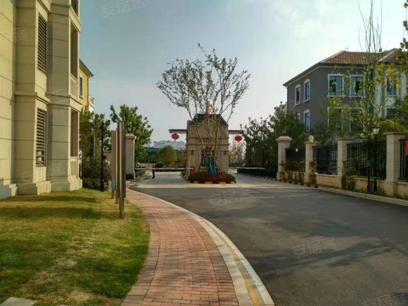 绿地卢塞恩小镇(别墅)