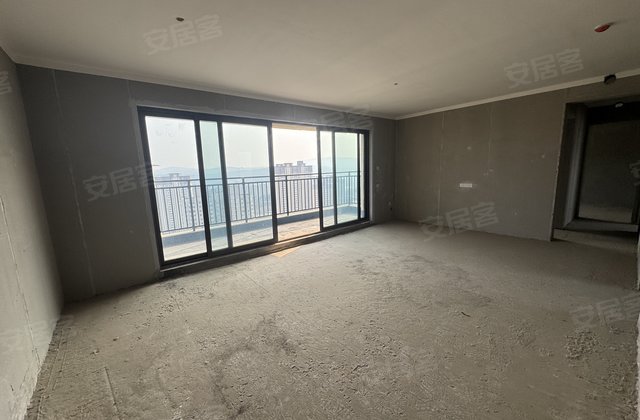 新安碧桂园4室2厅140㎡82.8万二手房图片