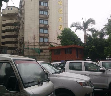 明德花园,地铁口,交通方便,随时可以看