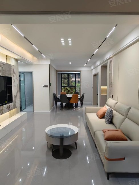 宁国高端小区观澜府人车分流前后糸统落地窗高档家装的婚房