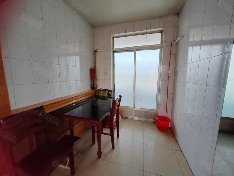 共青团西路北五巷 4楼楼顶2室70平 拎包入住