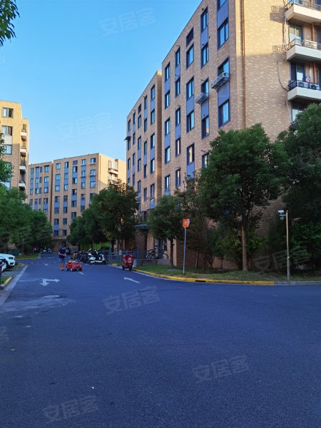 佘北家园茸绣苑