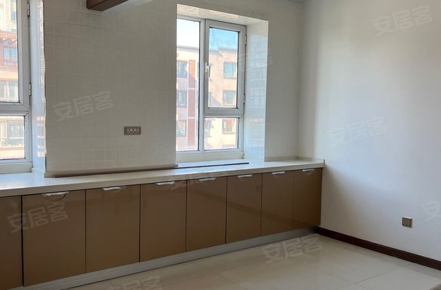 鼎丰御园4室2厅145㎡39万二手房图片