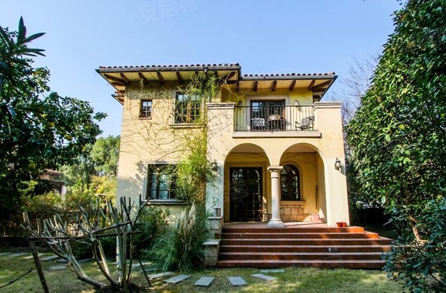 松江新城文诚路1800弄华亭别墅2008年建造共3层南北448㎡5室3厅5卫纯