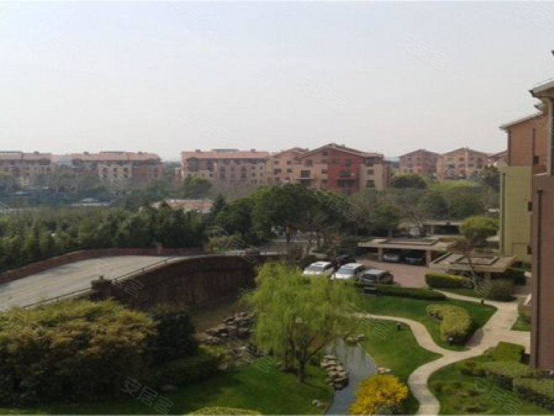 西庭网球俱乐部和公寓 