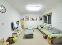 出门古城，电梯好房，带  车位，非常干净，直接入住