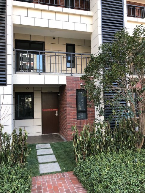 华府国际3室1厅2卫106.93㎡南215万