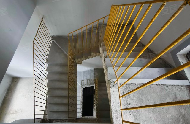 保利东岸花园(别墅)5室2厅283.12㎡520万二手房图片