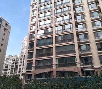 康乐花园小区 精装修 拎包入住 预约看房