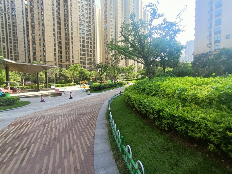 世茂翡翠首府