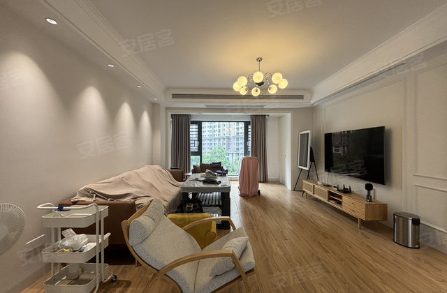 溶江小区4室2厅180㎡112.8万二手房图片