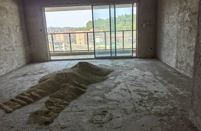 宝鼎盛世3室2厅141㎡66万二手房图片