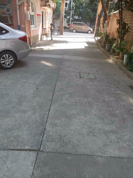 南码头路144弄小区 