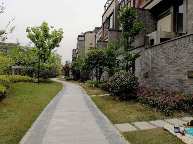 青枫墅园鹭语阁