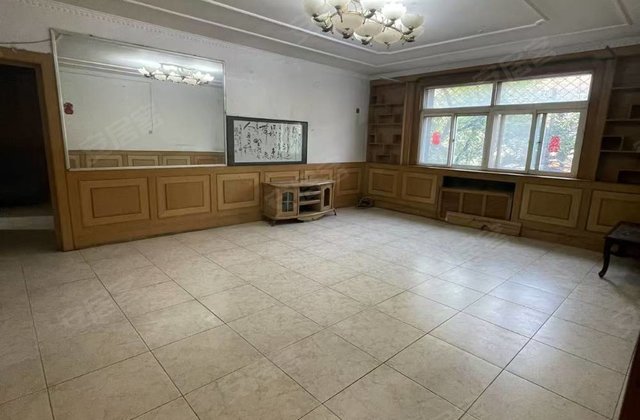 土产小区3室2厅134㎡58万二手房图片