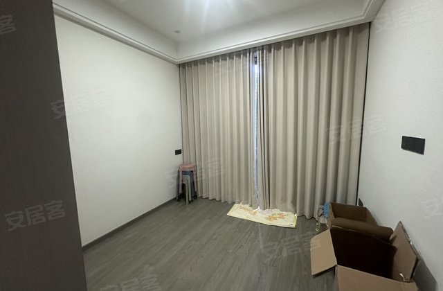 江境12653室2厅118.26㎡195万二手房图片