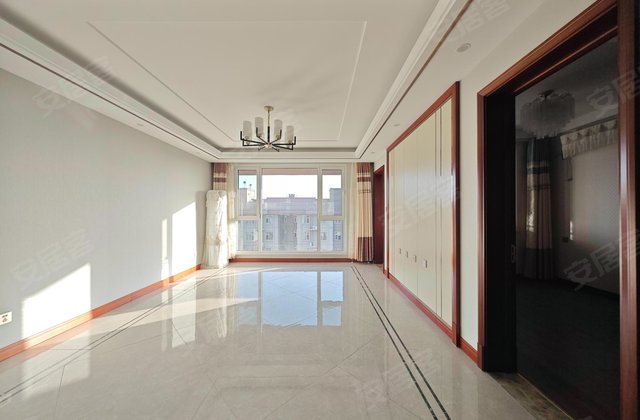 大源枫香小镇凤庭园3室2厅131.08㎡149万二手房图片