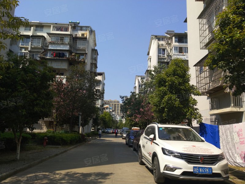 繁裕二村,广德湖北路555号