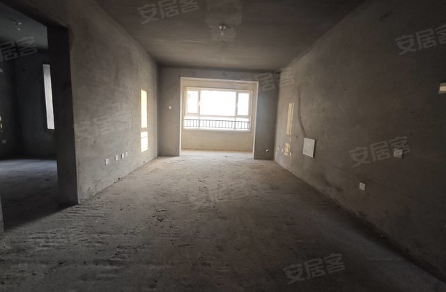 王城相府4室2厅143㎡73万二手房图片