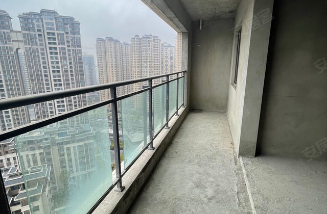 户型方正3室2厅2卫104㎡南北中层(共30层)2020年建造御景豪庭恩阳登科