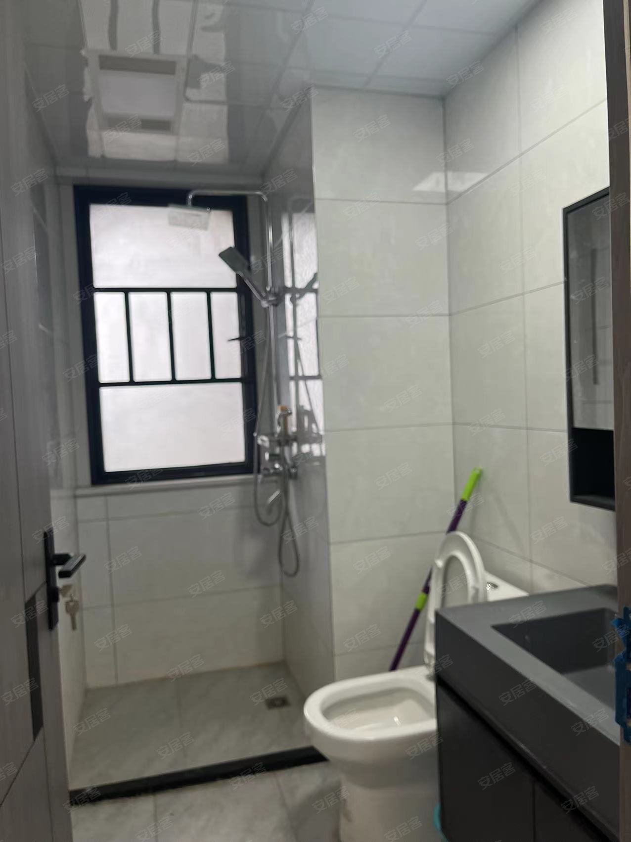 恒茂城市之光3室2厅1卫99.08㎡南73万