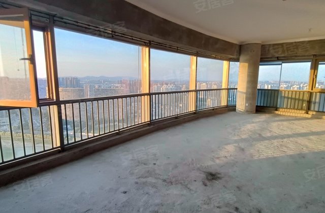 2020年建造高层(共37层)南北236㎡4室2厅3卫北辰府c1,一线江景大平层