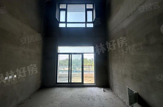 崛起尚合府5室3厅260㎡135万二手房图片