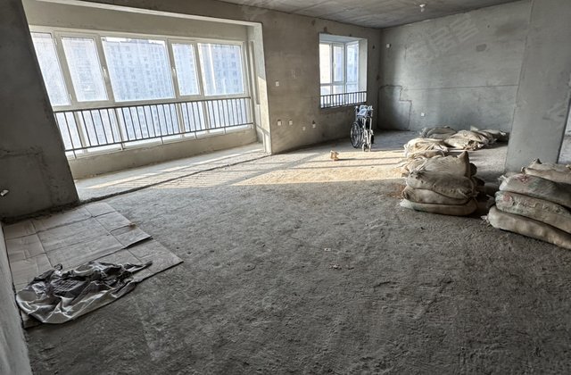 茂源景城4室2厅243㎡185万二手房图片