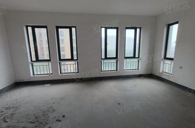 滨江春江月4室2厅170㎡388万二手房图片