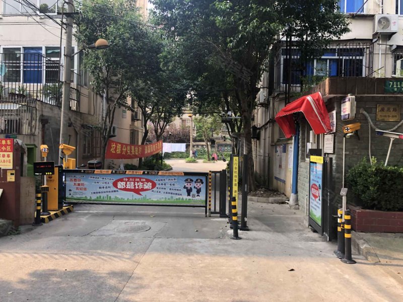 三林路711弄小区 